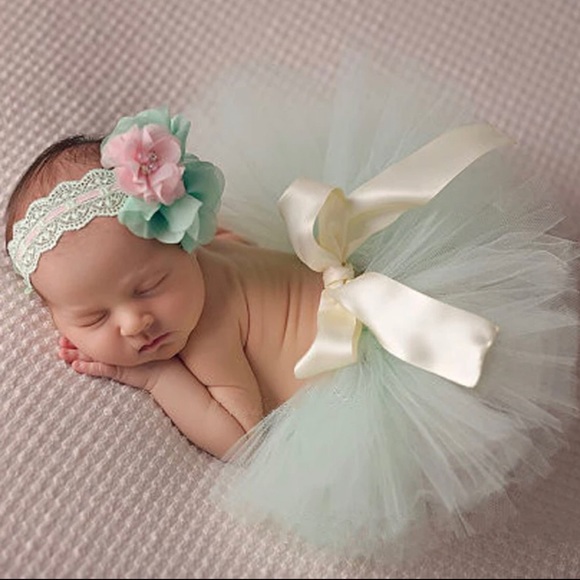 Photography prop set pastel green and cream. (108) - Picture 1 of 1